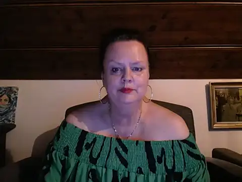 TiffanyMature Chat XXX live