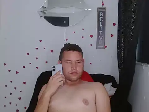 sven_fox723's Live XXX Chat