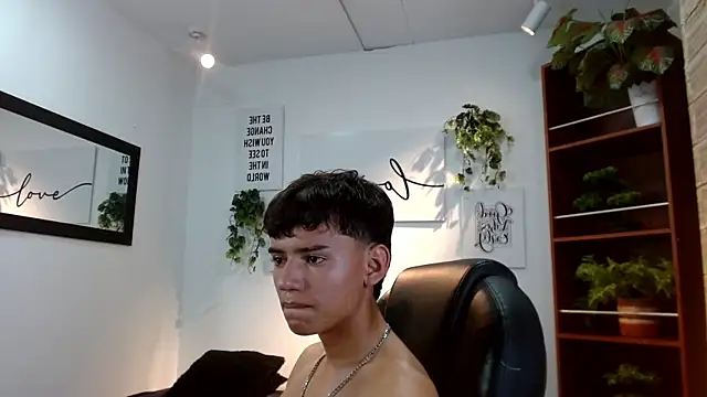 Ryan_grayx live XXX chat