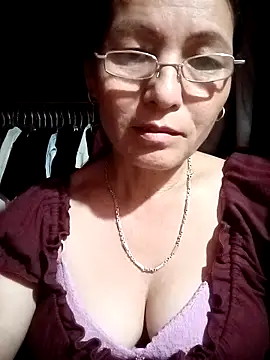Chat +18 de Cucci07 ao vivo