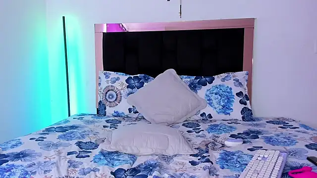 Carorossen Live XXX chat