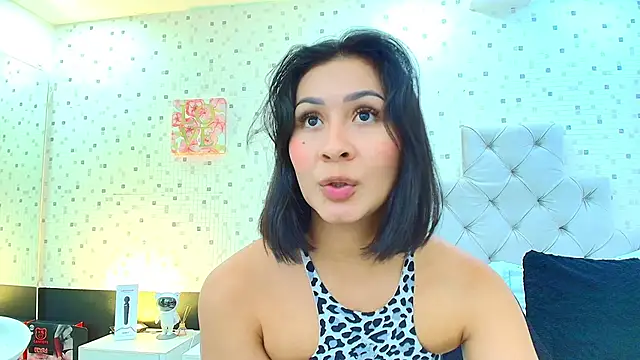 แชท XXX สดของ JulietaReyess
