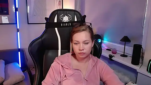 holly_xglam Chat XXX live
