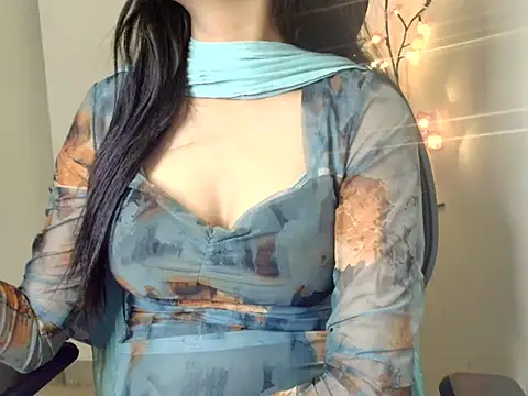 CUTE_princess_143 Adlı Modelin Canlı XXX Sohbeti