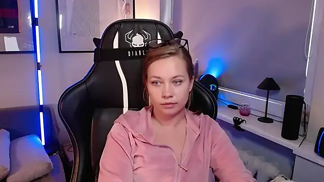 holly_xglam Chat XXX live