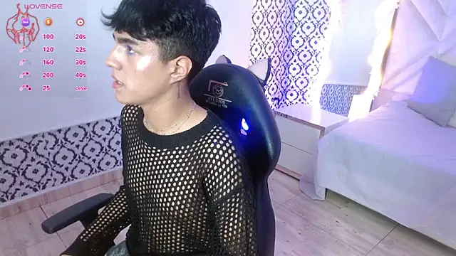 XXX chat uživo modela Damian_tay