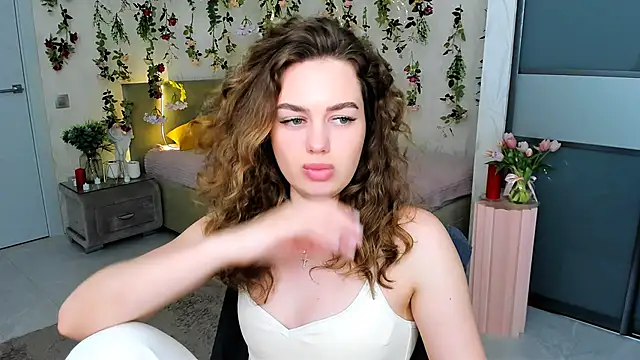 MiracleCurly élő XXX-chatje