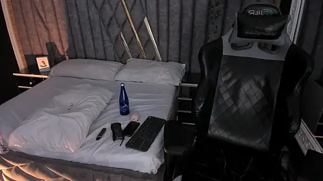 NicolaiKarav Adlı Modelin Canlı XXX Sohbeti