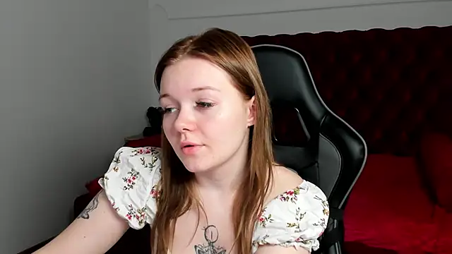 Chat XXX en directo de ElinaVale