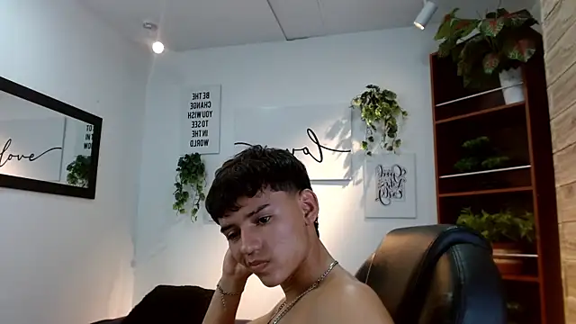 Ryan_grayx live XXX chat