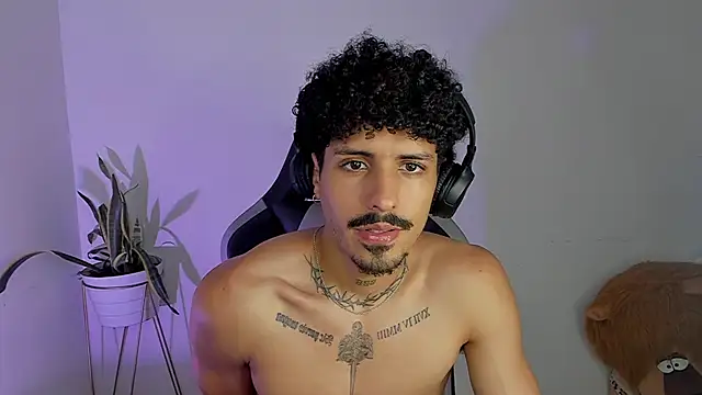 Lukeetaylor – Naživo XXX chat