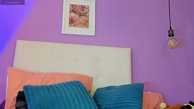 Charlotte11-11 élő XXX-chatje