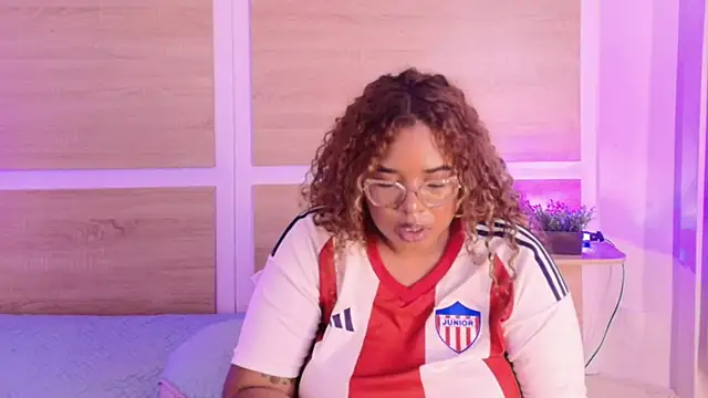 Your_big_ebony_goddness Adlı Modelin Canlı XXX Sohbeti