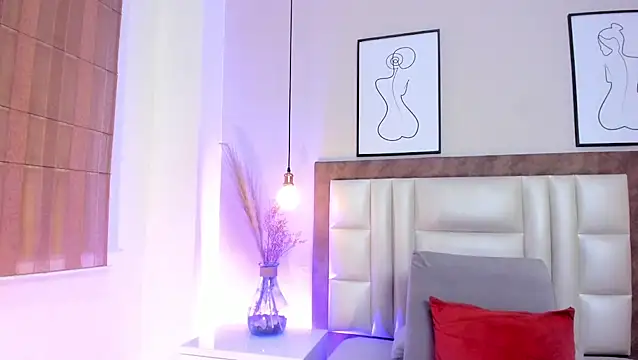 Emilywatsonn Live XXX-Chat