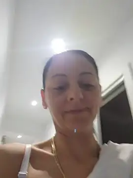 bruneta_sexy23 Adlı Modelin Canlı XXX Sohbeti