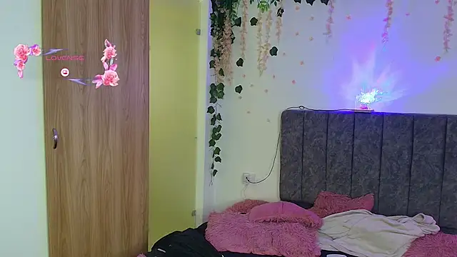 andraa_rossee's Live XXX Chat