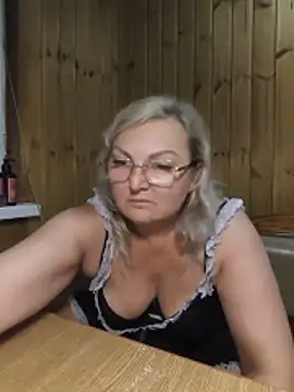 Chat XXX en directo de White-Chocolatte