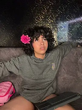 Laila_LS 即時 XXX 聊天