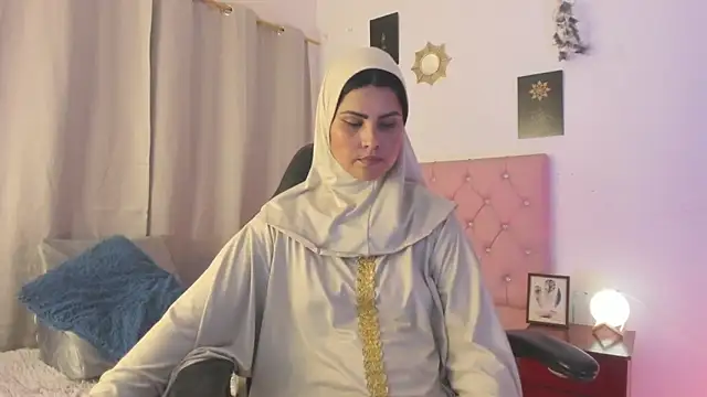 Chat +18 de AishaAmin_ ao vivo