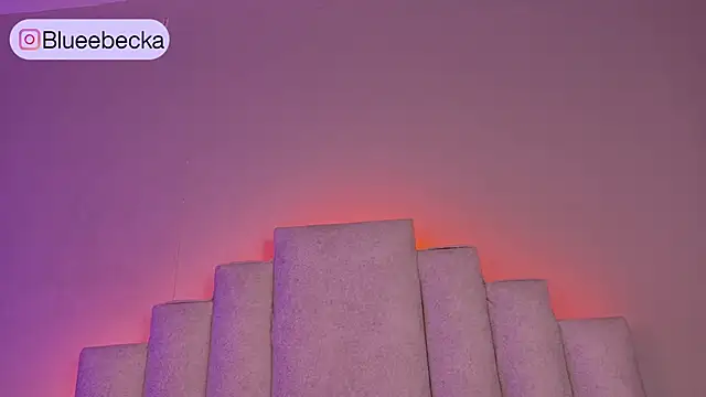 Chat +18 de BeckaBlue ao vivo