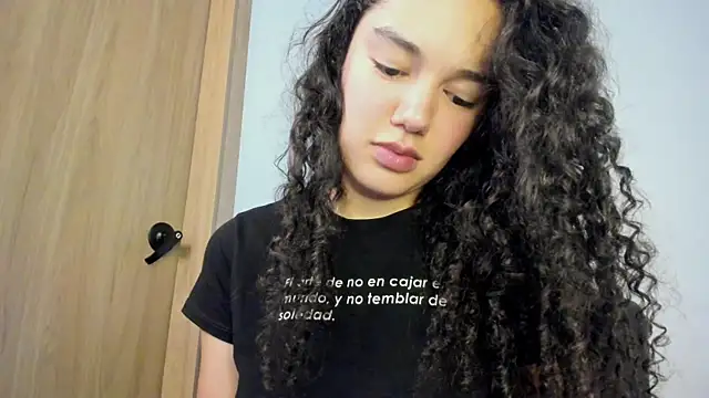 MiaRouseex – Naživo XXX chat