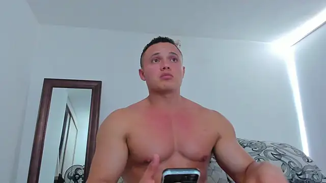 Chat +18 de KingLevi01 ao vivo
