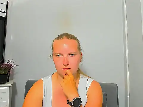 RoseTeacherX Adlı Modelin Canlı XXX Sohbeti