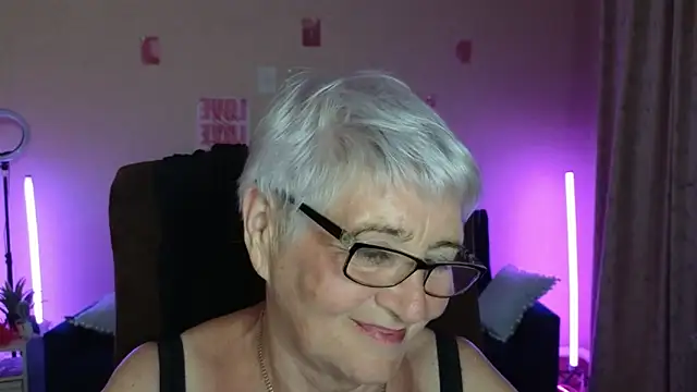 Sandra_Snowflake élő XXX-chatje