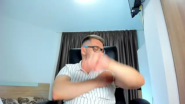 Findom_guy Chat XXX live