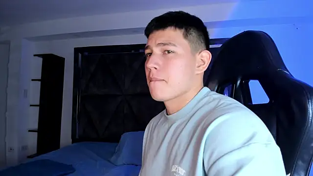 JamesCr_ Show in webcam