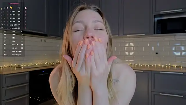 دردشة BlondeKelly الجنسية المباشرة