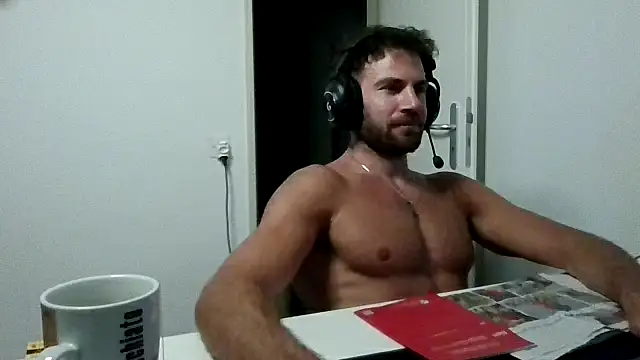 alpha-hunk live XXX chat