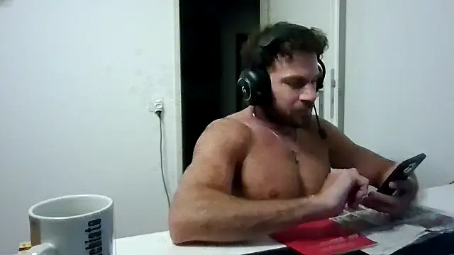 alpha-hunk élő XXX-chatje