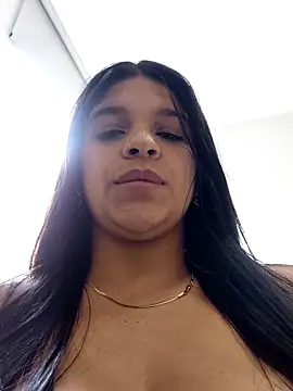 Layla-daring live XXX chat