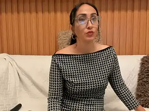 Riley_Reid_Milf Adlı Modelin Canlı XXX Sohbeti