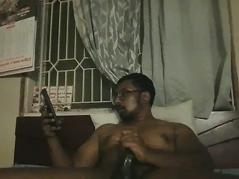 Chat +18 de Straightchennaibull ao vivo