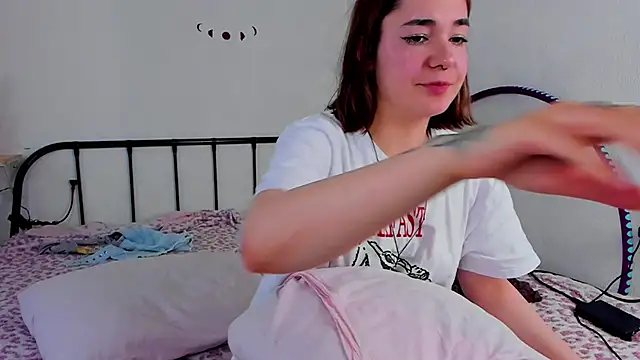 LiyaFly Chat XXX live