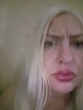 Julia20X Chat XXX live