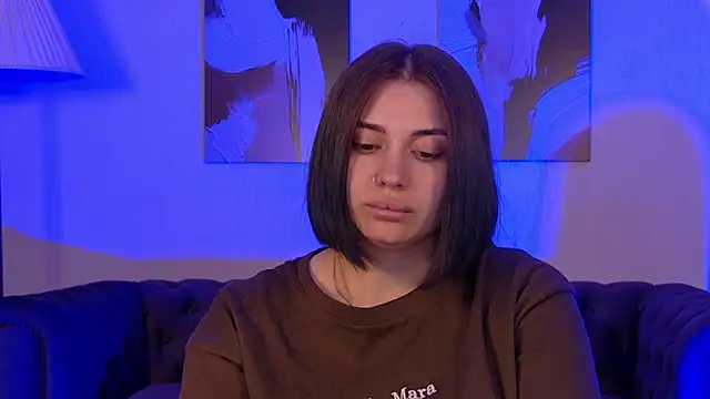 Chat +18 de AdrianaToress ao vivo