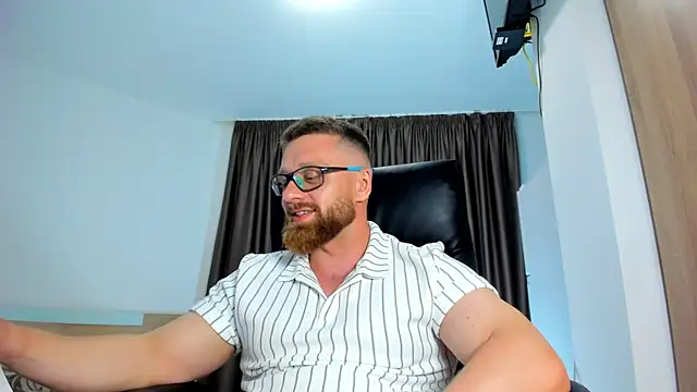 Findom_guyのウェブカメラショー