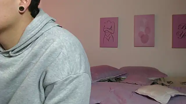 Wildseductor1's Live XXX Chat