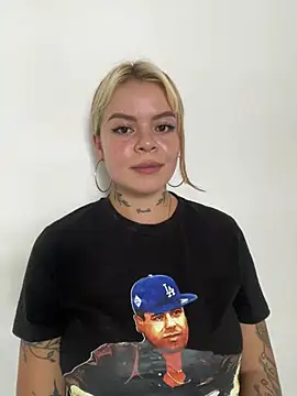 Chat +18 de _CuteGirls_ ao vivo