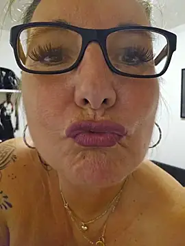 Chat XXX en directo de Sensual_Babsi