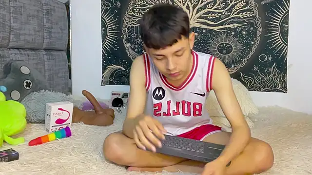 Czat XXX na żywo – Andy_Belier23