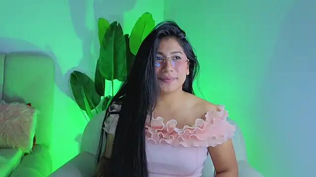 LinnaGardenia Chat XXX live