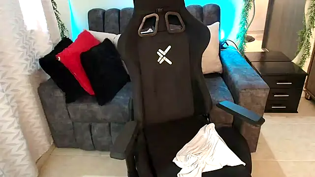 LUCYMILF_SEXY 即時 XXX 聊天