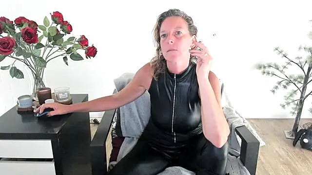 Živý XXX chat MendiPetite