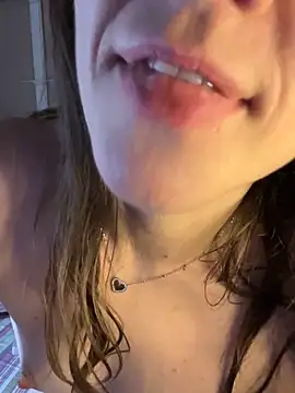 NicoleSerafini98's Live XXX Chat