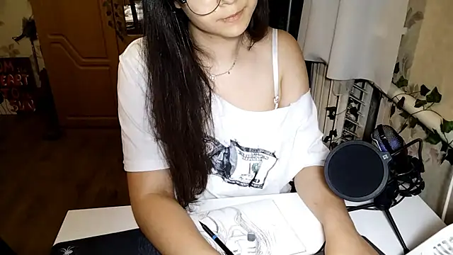 Adilily's Live XXX Chat