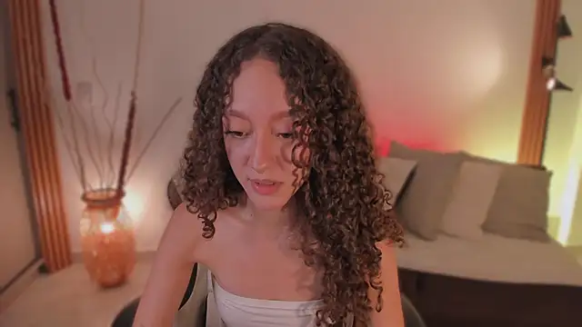 ChloeMoreti Adlı Modelin Canlı XXX Sohbeti